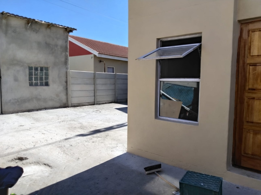 2 Bedroom Property for Sale in Delft Western Cape